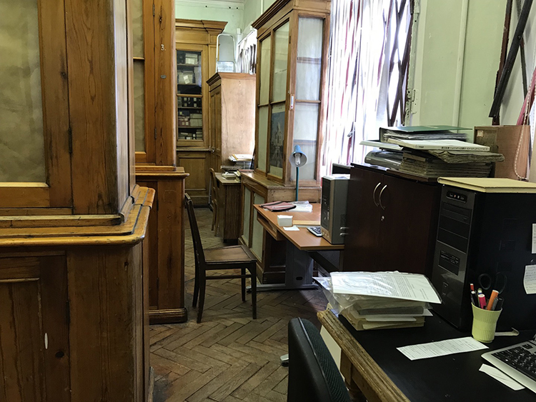 러시아 상트페테르부르크(Saint Petersburg) 국립대학교 도서관 서고